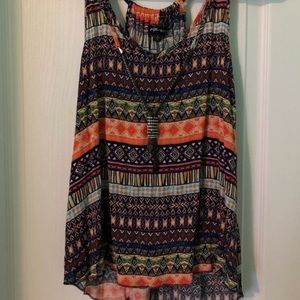 Colorful Juniors Top Size Large (fits medium)